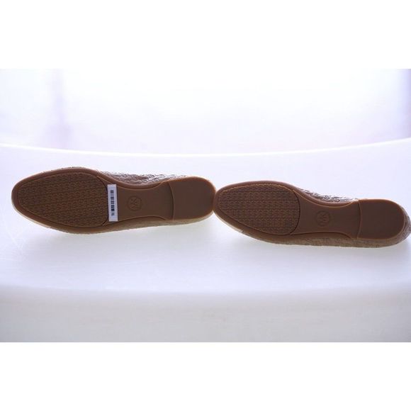 Michael Kors "Ballet" style Flats in Camel with Gold toned MK Emblem Size 5 - Picture 2 of 2